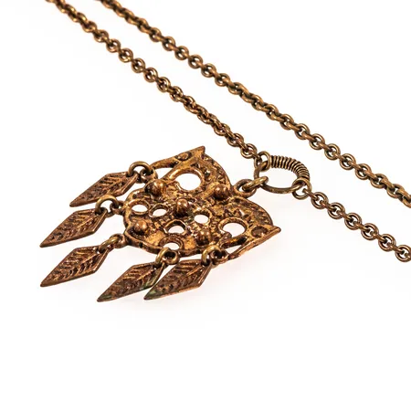 Collier Kalevala Koru Finland längd 70cm bredd 3,5mm, hängets bredd 37mm längd 60mm, brons 36,5g.