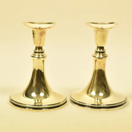 Ett par ljusstakar MGAB höjd 13 cm, Q9/1966, fyllda bottnar, silver 830/1000. Vikt: 624,8 g