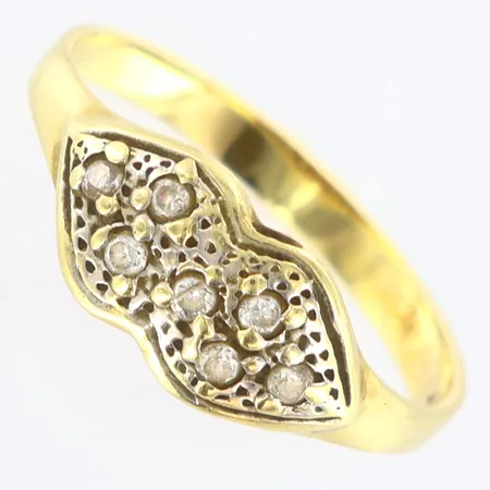 Ring med vita stenar stl:18, slitage vid stenarna, bredd: 2,5-7mm, 14K Vikt: 2 g