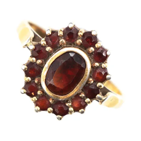 Ring med granater, Stl:18, bredd: 1,9-15,4mm, Guldfynd, förgyllt silver 925/1000 Vikt: 3,7 g