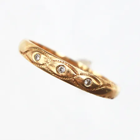Ring med vita stenar, Stl:17¾, bredd: 2-3,3mm, 18K Vikt: 1,5 g