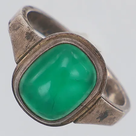 Ring grön sten stl:16½, 835/1000 silver  Vikt: 2,6 g