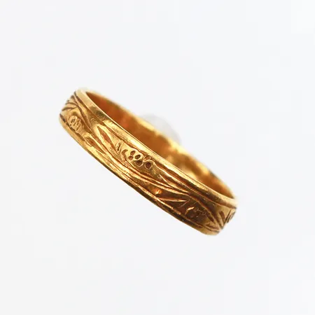 Ring, Stl:17, bredd: 3,9mm, gravyr, 23K Vikt: 3,2 g