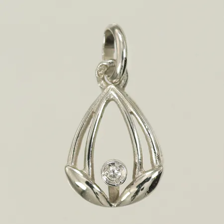 Hänge med diamant 1xca 0,01ct, 18x9,5mm inklusive hängöglan, vitguld, 18K  Vikt: 1,3 g