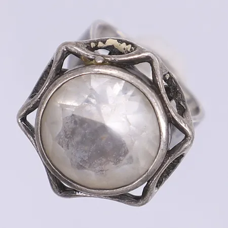 Ring med bergkristall ALTON tillverkningsår 1975 justerbar stl:16½ bredd 3-22mm hårt bruksslitage silver 925/1000  Vikt: 10,1 g
