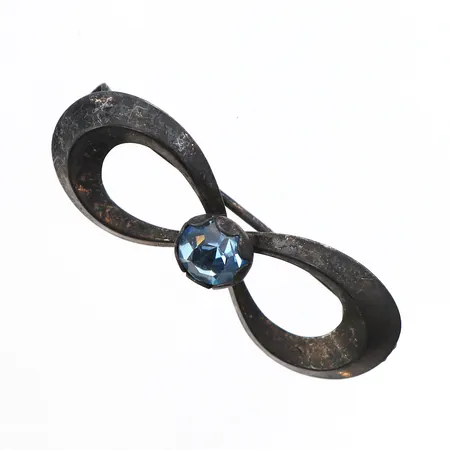 Brosch med blå sten 35x15mm, 925/1000 silver Vikt: 2,3 g