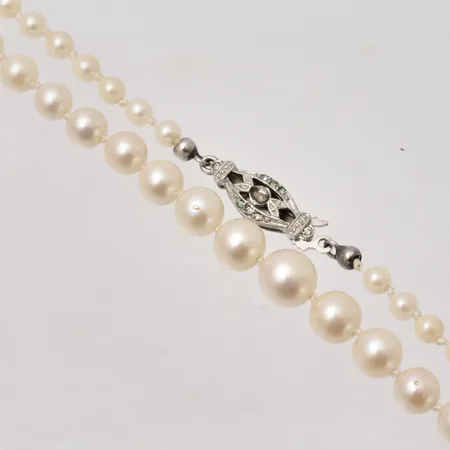 Pärlcollier 56cm odlade pärlor, docerat, bredd 3,6-7mm, silver lås. Vikt: 0 g