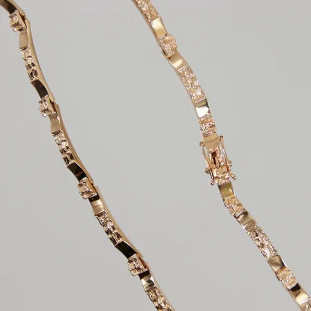 Collier, ledad modell, 40cm, bredd 4mm, 18K Vikt: 17,3 g