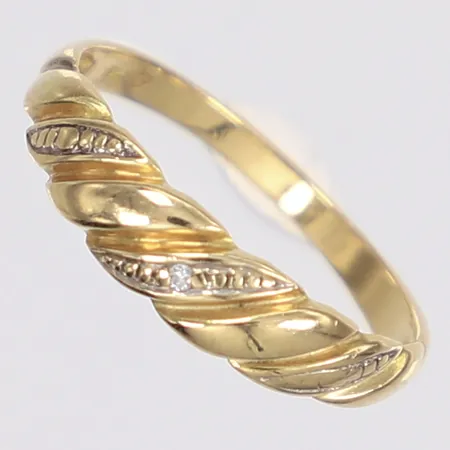 Ring med vit sten stl 17½ bredd 2-4mm 18K Vikt: 1,8 g