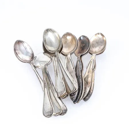 Diverse mockaskedar i silver 830/1000. Olika modeller. Vikt 155,7g. 