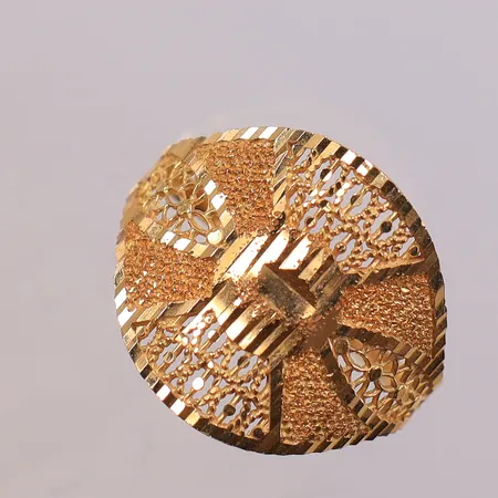 Ring stl:17¾  bredd 1,6-16,4mm. 21K  Vikt: 2,2 g