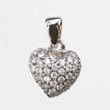 Hänge hjärta med vita stenar, 18x11mm, italienska stämplar, vitguld, 18K Vikt: 2,3 g