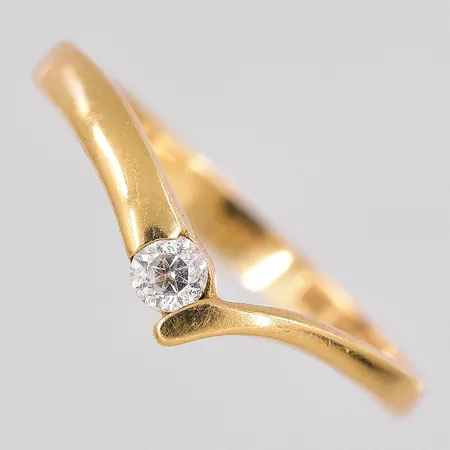 Ring med vit sten stl 17¼ 18K Vikt: 1,8 g