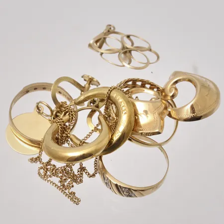 Diverse defekt guld, 18K, 11,93g.