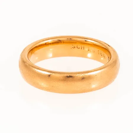 Slät ring stl:17¼ bredd 4,9 mm 8,7g 18K. Gravyr.