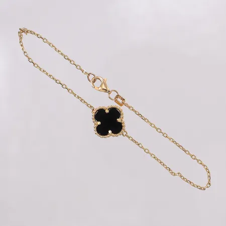 Armband med sten, längd 18,5cm bredd 1,3-12,2mm. OBS! Ej märkesdesign! 18K  Vikt: 2,5 g