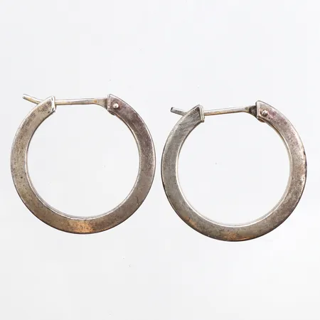 Ett par örhängen Ø26,2mm, bredd: 3mm, Guldfynd, 925/1000 silver Vikt: 5,2 g