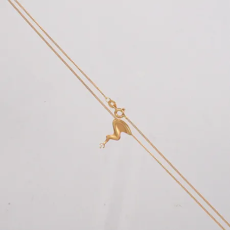 Collier Pansar design Pernilla Wiberg längd 44cm bredd 1,1mm hänge längd 1,7cm 18K Vikt: 2,8 g
