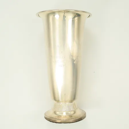 Vas, höjd ca 15cm, Øca8cm, gravyr, fylld botten, Silver 830/1000 bruttovikt 165,7g