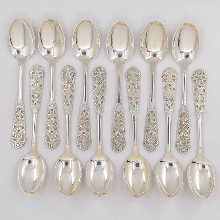 12 kaffeskedar längd 11,8cm stämplade NM schatull 830/1000 silver Vikt: 129,1 g