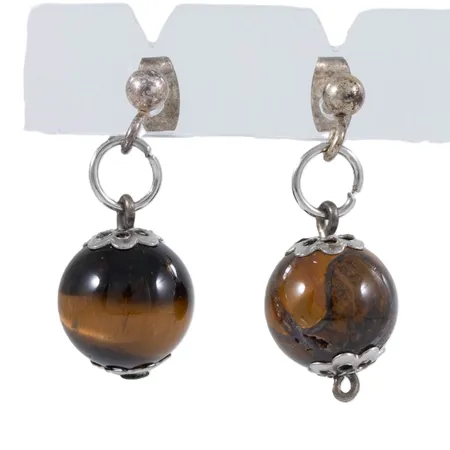 Hängande örhängen kulor Ø10mm av tigeröga, stift i metall, 3,6g.