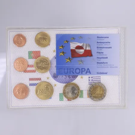 8 Mynt i valören Euro som gavs ut på prov 2004 i kassett med slitage