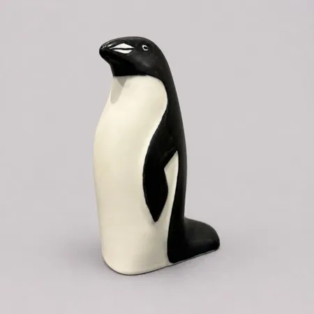 Figurin Lillemor Mannerheim, pingvin, höjd ca 14,5cm, mindre ytdefekter, glaserat porslin, WWF Arabia, Finland