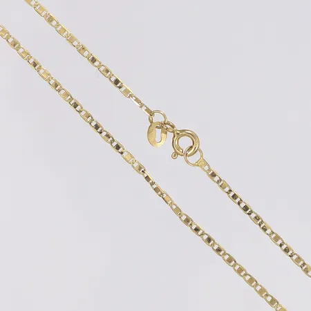 Halskedja längd 45cm bredd 2mm något ojämn länk 18K Vikt: 2,4 g