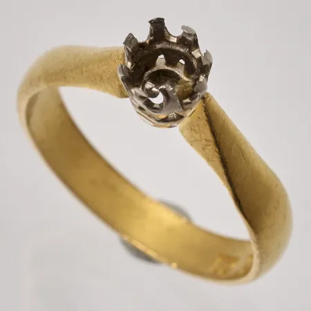 Ring defekt saknar sten, 23K, 4,16g.