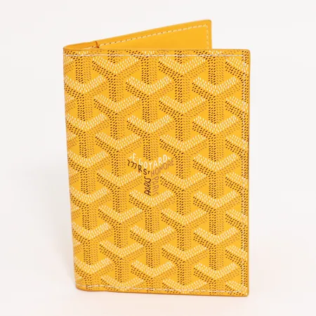 Korthållare/Passport holder Goyard 14x10cm, lätt bruksslitage, inga övriga tillbehör Vikt: 0 g