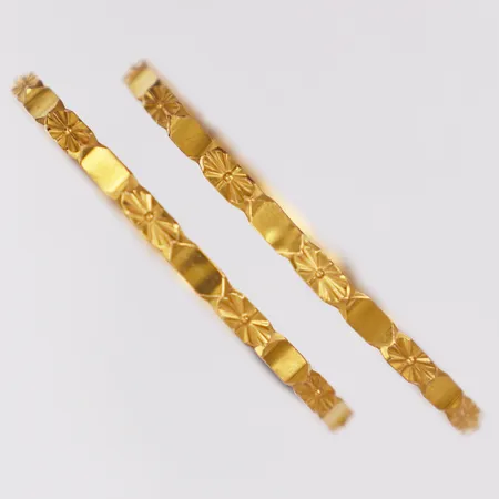 2 armringar ca Ø60mm buckliga 22K  Vikt: 16,2 g