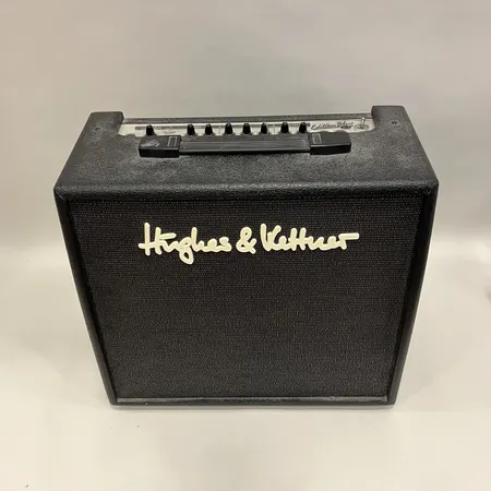Förstärkare, Hughes & Kettner, Edition blue, 30-R, SN: 001696, strömkabel, bruksskick, Specialfrakt, kontakta pantbankskontoret för mer information.