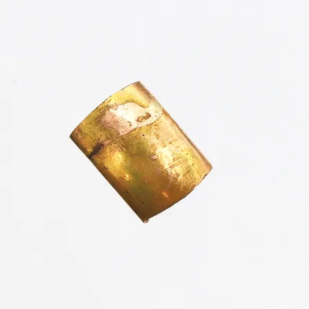 Guldbit, ostämplad, minst 18K Vikt: 0,9 g
