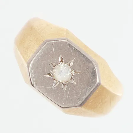 Klackring med vit sten stl:17 bredd: 3,5-10,5mm, detaljer i vitguld, slitage, 18K Vikt: 4,4 g