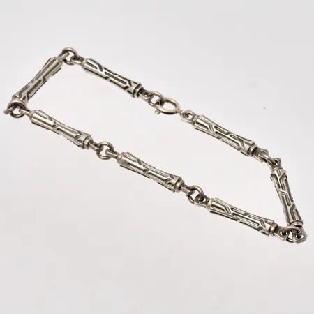 Armband 20,5cm, bredd 4,3mm, silver 830/1000, 15,96g.