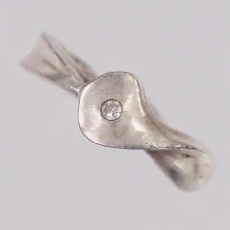 Ring vit sten stl:16¾ bredd 3-7,2mm 925/1000 silver Vikt: 3,2 g