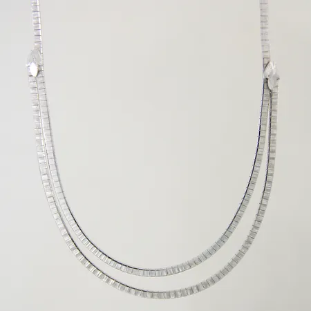 Collier halvstelt längd 45,5cm bredd 3-6mm delvis tvåradig silver 925/1000 Vikt: 23,8 g