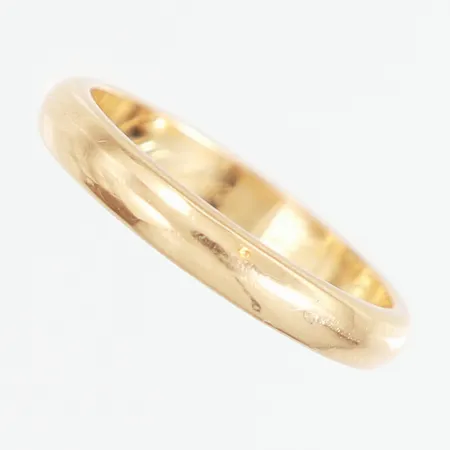 Ring slät stl:16¾ bredd: 3mm, gravyr, 18K Vikt: 3,5 g
