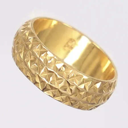 Ring stl:16½ bredd 5mm 21K Vikt: 3,4 g