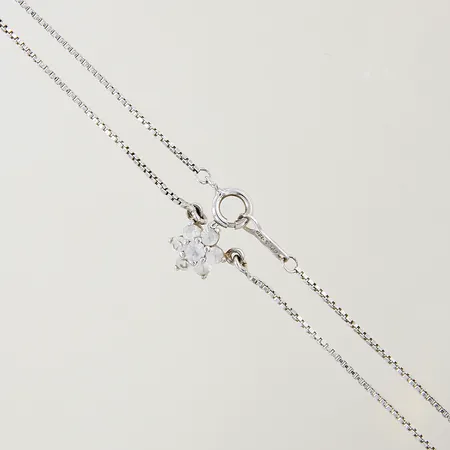 Kedja Venezia med integrerat hänge med vita stenar längd 40,5cm bredd 1-8,8mm silver 925/1000 Vikt: 2,9 g
