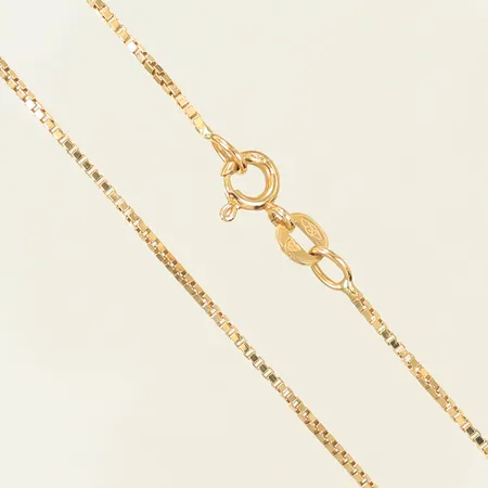 Halskedja Venezia längd 38cm bredd 1mm, 18K 2,9g Vikt: 2,9 g