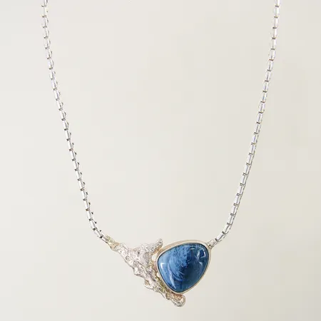 Collier med bergslagssten längd 45cm bredd 2,8-27mm silver 925/1000 Vikt: 27,9 g