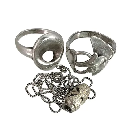 Silversmycken 830-925/1000, bl.a. Ring, stl:18¼ mm, bredd 2,5-18 mm, bruksmärken/ojämnheter  Vikt: 11,2 g