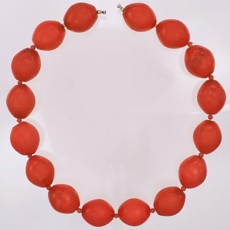 Collier röda glasstenar 51,8cm bredd ca 22mm saknar lås, dobbar metall passar Ole Lynggardlås