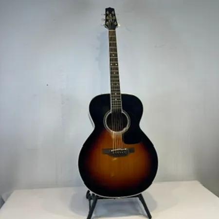 Gitarr Takamine Pro Series P6N-BSB Stålsträngad akustisk gitarr med inbyggd mikrofon, mindre skador, slitet hardcase Skickas med Bussgods eller PostNord