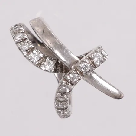 Ring stl.16¼, små vita stenar, silver 925/1000 Vikt: 5,5 g