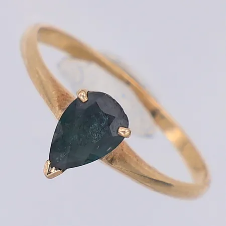 Ring mörkgrön syntetisk spinell stl:14, 18K  Vikt: 0,8 g