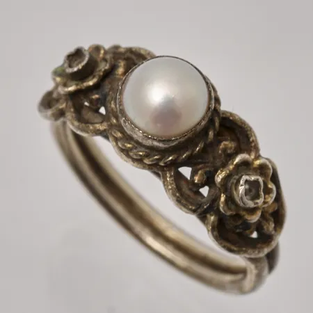 Ring stl:16¾ bredd 3-7,9mm, förgylld silver 830/1000, pärla, 3,92g.