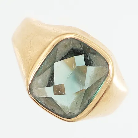 Ring med grön sten stl:19, bredd: 4-13mm, nagg på sten, 18K
