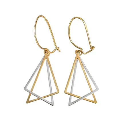 Örhängen i 18K guld tvåfärgad modell, Guldfynd (GHA), längd 43 mm, bredd 16 mm, fint skick Vikt: 2 g